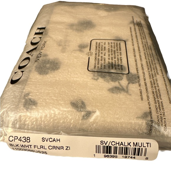 NWT Coach Pop Floral Print Wristlet Corner Zip Silver Chalk - Picture 4 of 4